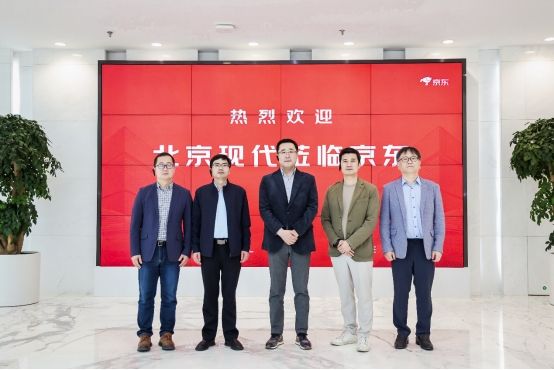 北京现代与京东养车达成战略合作，开启汽车服务新篇章