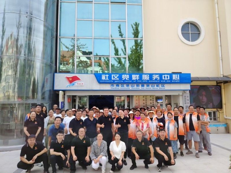 “送您一朵小红花”：海尔国民AI电视为社区康养注入智慧新力量