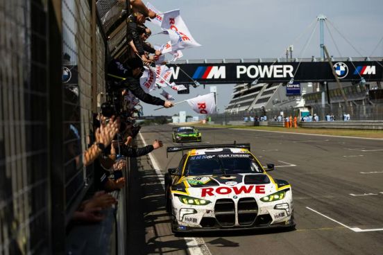 夺冠!BMW M4 GT3 EVO封神!宝马第21次统治纽博格林24小时耐力赛-擎动 - 玩转“汽车+”!