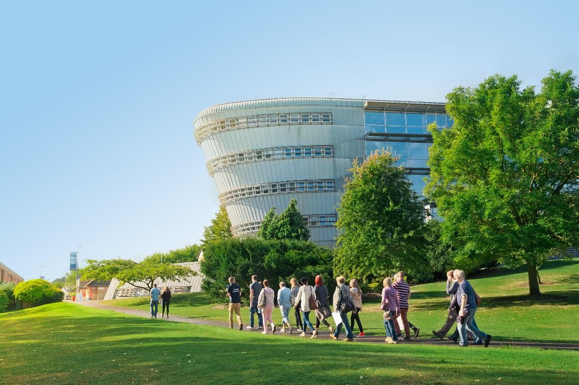 萨里大学 萨里大学