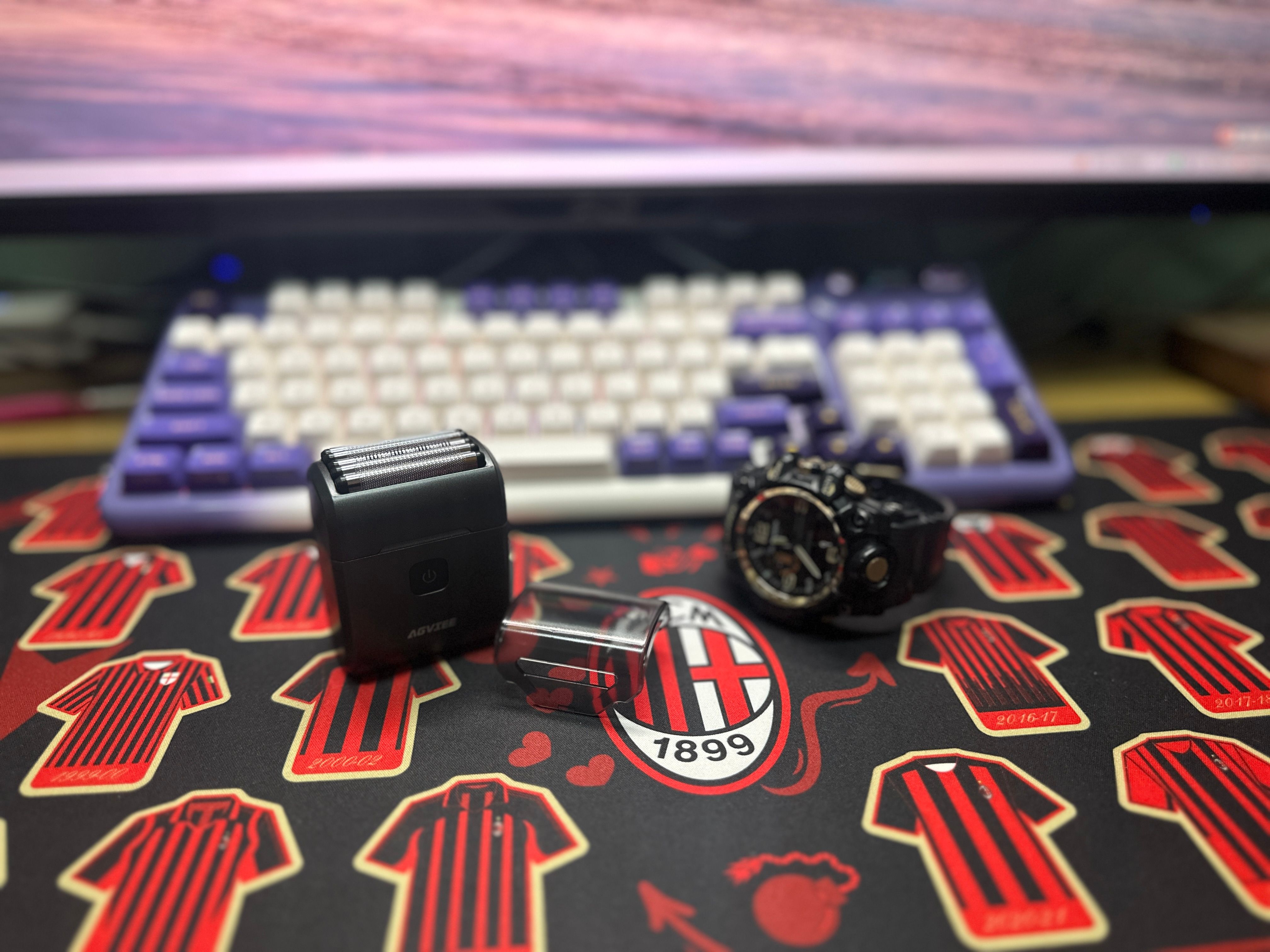 迷你五刀头卷王！未野往复式剃须刀测评：23000转堪比千元档配置