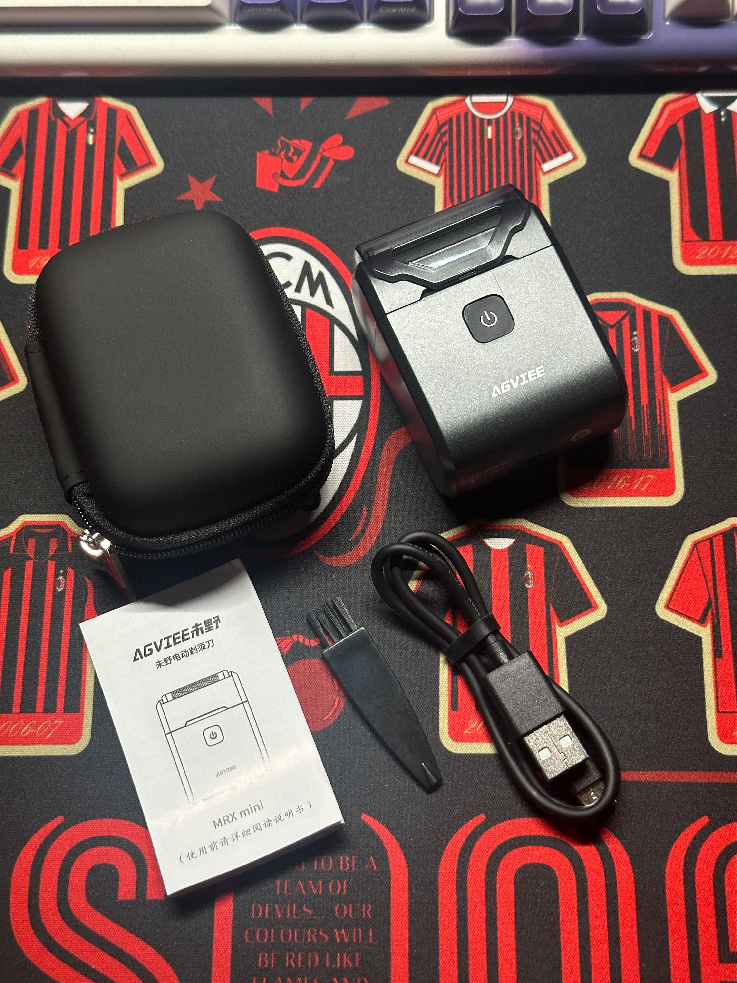 迷你五刀头卷王！未野往复式剃须刀测评：23000转堪比千元档配置