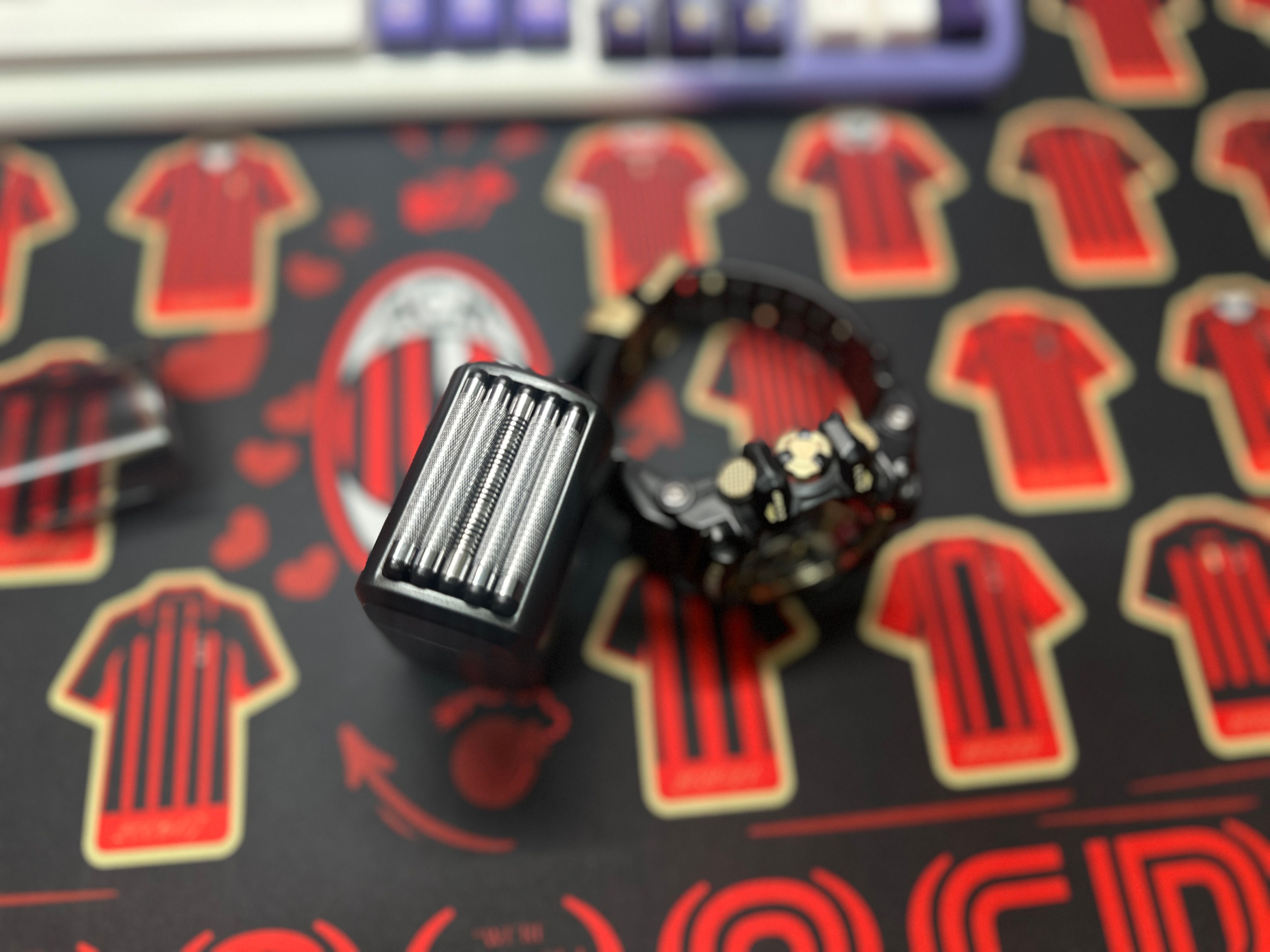 迷你五刀头卷王！未野往复式剃须刀测评：23000转堪比千元档配置