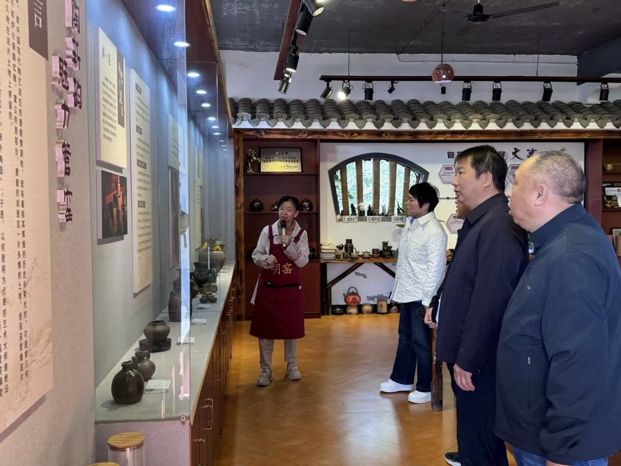 当“志愿红”遇见“窑火红”：蕲烟人接力非遗传承