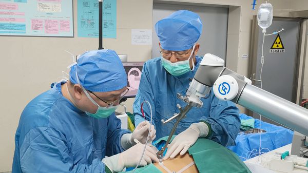 广州复大肿瘤医院首次应用机器人辅助肺结节冷冻消融术