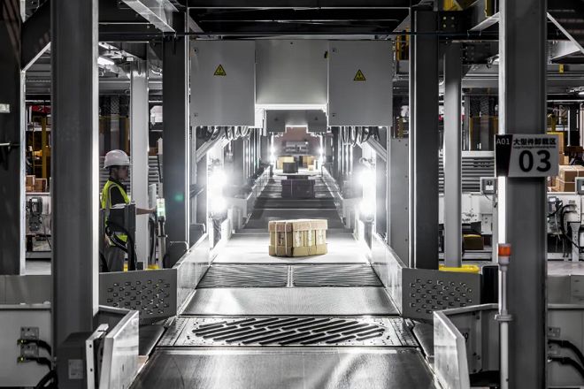 顺丰科技联合华为：用AI和数智基础设施构建智慧物流的未来