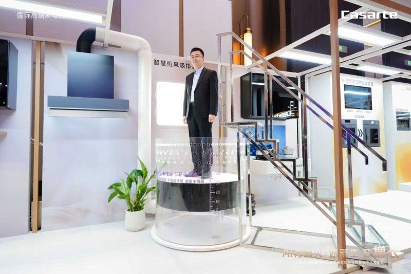 烟机吸力怎么算最大，卡萨帝吹起80公斤成年人算最大？