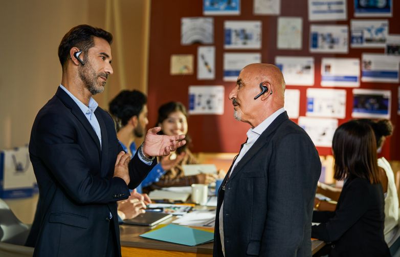 无界沟通，电话同传助力时空壶W4Pro构建跨语言交流新生态