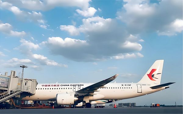 数智赋能，链动全球：罗地格携手东航物流打造浦东机场智慧货运新枢纽