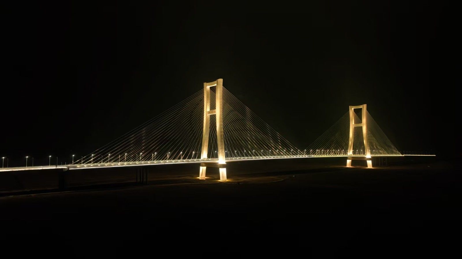 黄河之上再添新地标！ 佛山照明助力黄河上最长公路桥梁通车