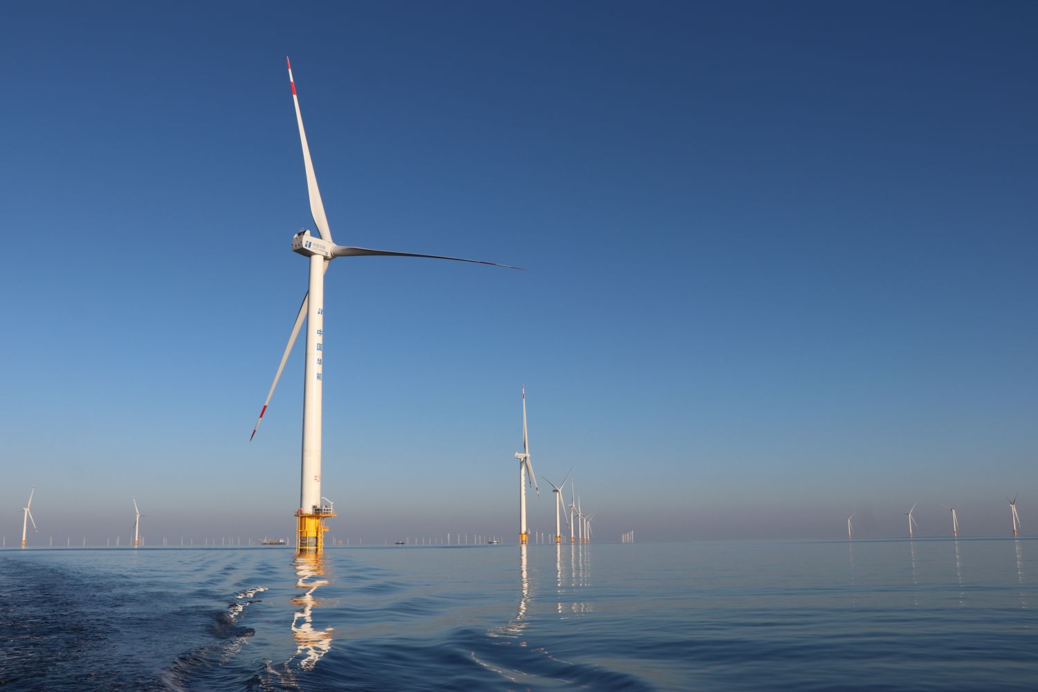 加快创建世界一流上市发电公司 华能国际斩获“金紫荆”奖两项殊荣