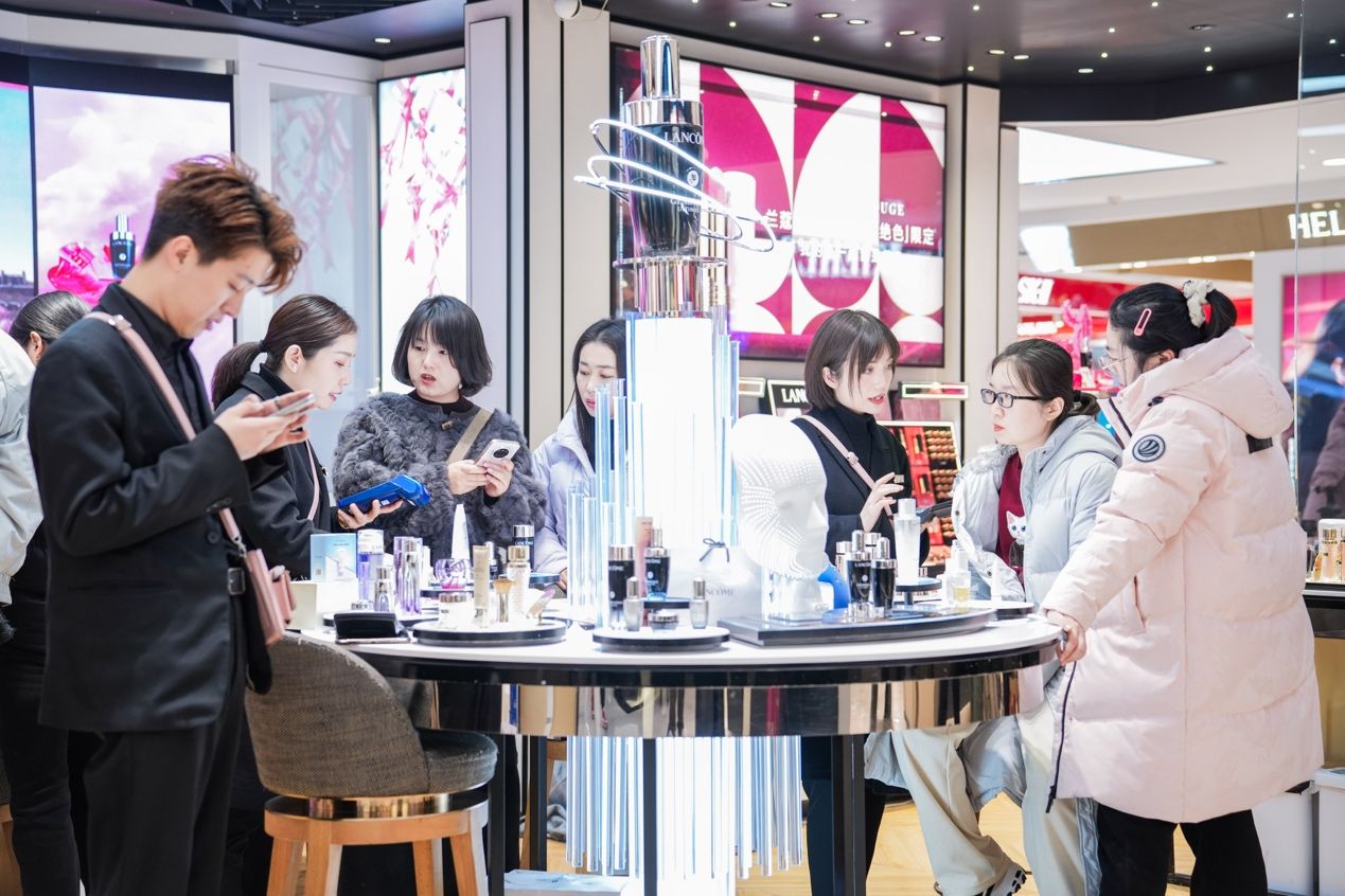 连续八年，海蓝之谜等多品牌在银泰百货收获“全国销售第一柜”